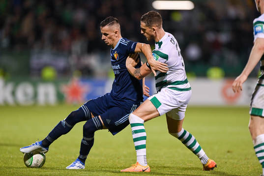 Haris Radetinac of Djurgården and Lee Grace of Shamrock
