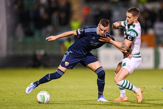 Haris Radetinac of Djurgården and Lee Grace of Shamrock