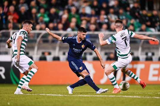 Aaron Greene and Dylan Watts of Shamrock Rovers and Besard