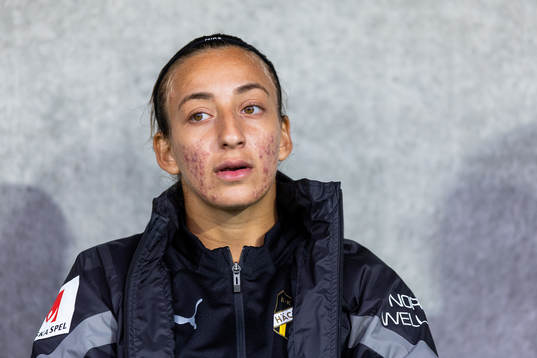 Häckens Rusul Rosa Kafaji på bänken