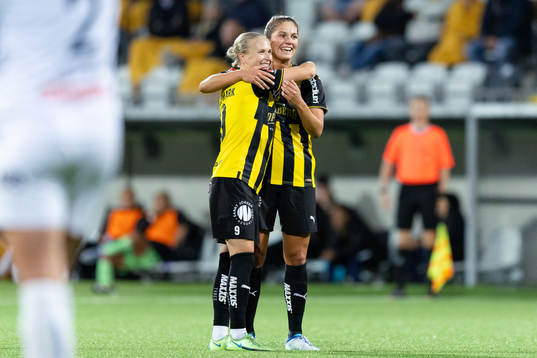 Häckens Mille Gejl Jensen jublar ihop med Filippa Curmark
