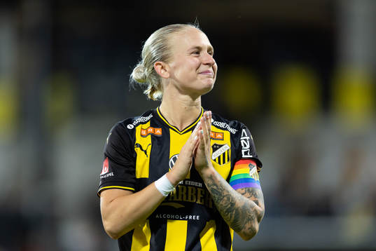 Häckens Filippa Curmark jublar
