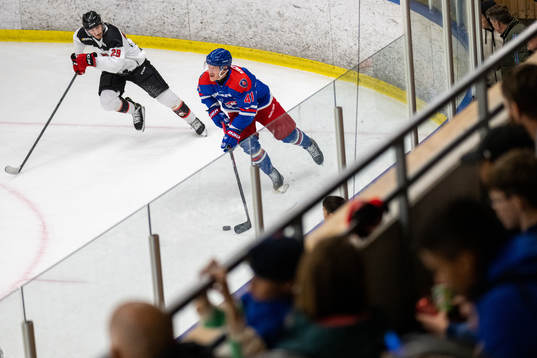 Malmö Redhawks Eric Engstrand och Oskarshamns Johan