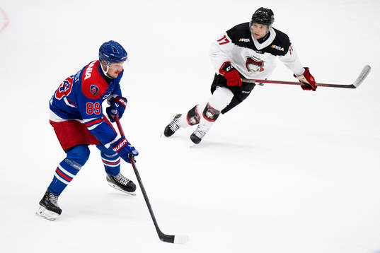 Oskarshamns Patrik Karlkvist och Malmö Redhawks Pathrik