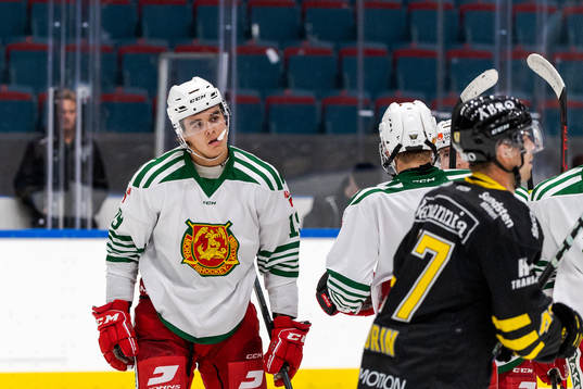 Moras Axel Sundberg deppar