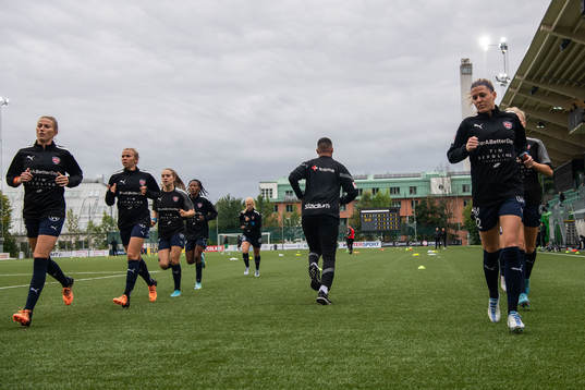 FC Rosengårds Emma Berglund och Olivia Schough