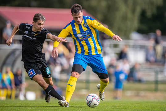 Astrios Nils Strandahl och Eskilsminnes Zemri Callaku