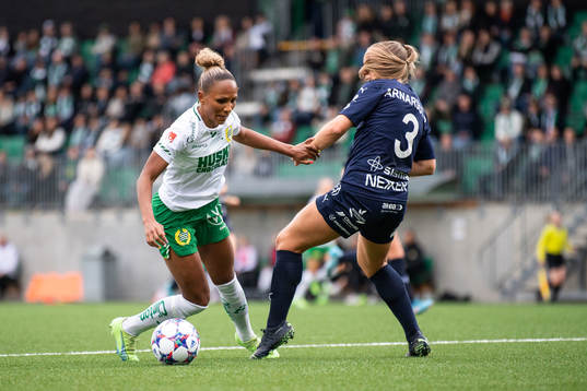 Hammarbys Madelen Janogy och FC Rosengårds Gudrun