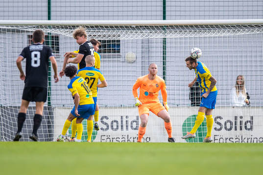 Eskilsminnes målvakt Hampus Nilsson och Casper Seger
