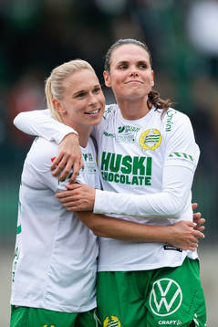 Hammarbys Jonna Andersson och Simone Boye Sørensen jublar