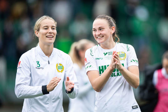 Hammarbys Courtney Nevin och Vilde Hasund jublar