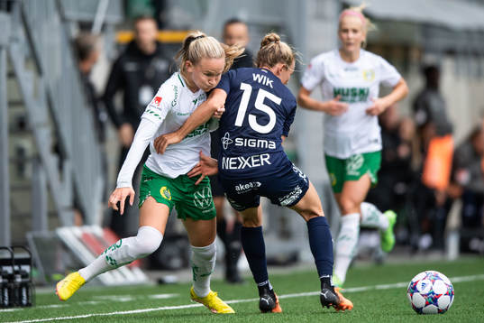 Hammarbys Matilda Vinberg och FC Rosengårds Jessica Wik