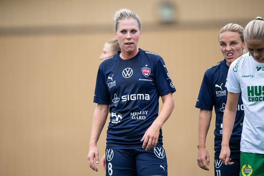 FC Rosengårds Rebecca Knaak deppar