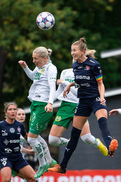 Hammarbys Emilia Larsson och FC Rosengårds Emma Berglund