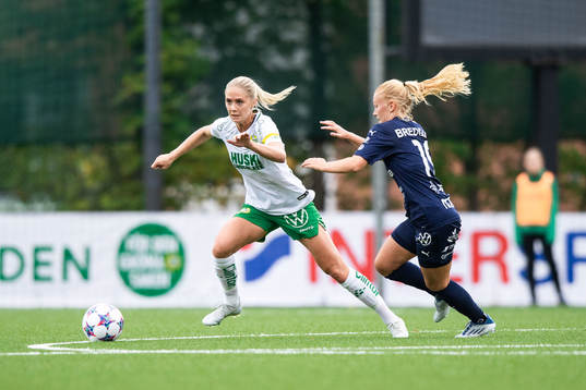 Hammarbys Alice Carlsson och FC Rosengårds Sofie Bruun