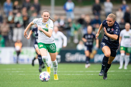 Hammarbys Vilde Hasund och FC Rosengårds Gudrun Arnardottir