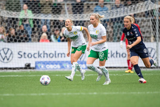 Hammarbys Alice Carlsson har ont
