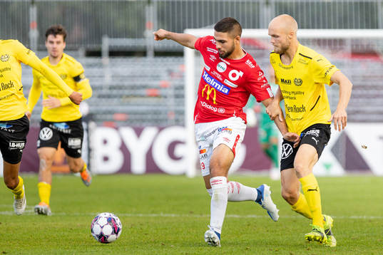 Degerfors Omar Faraj och Mjällbys Viktor Gustafson