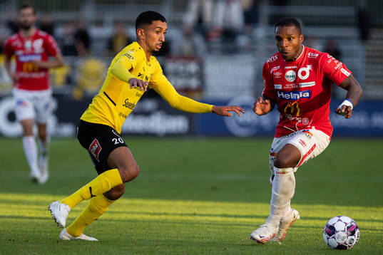 Mjällbys Amir Al-Ammari och Degerfors Joseph - Claude
