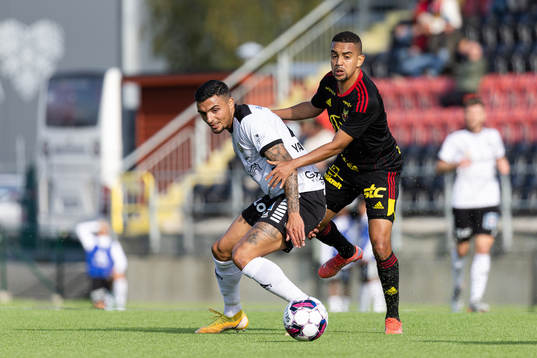 Örebros Ahmed Yasin och Östersunds Erick Brendon Pinheiro