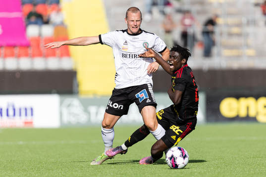 Örebros Daniel Gustafsson och Östersunds Yannick Armel