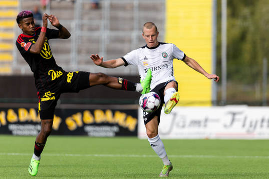 Östersunds Chovanie Amatkarijo och Örebros Daniel
