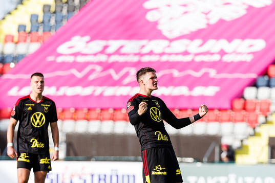 i220910 Östersunds Myroslav Mazur  jublar