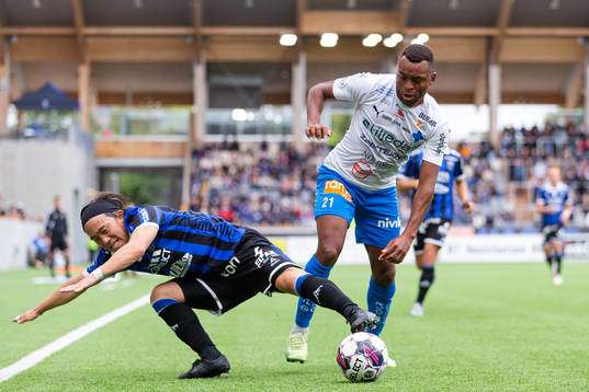 Sirius Yukiya Sugita och Värnamos Abdussalam Magashy