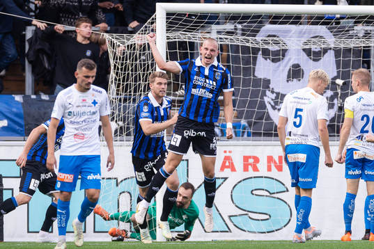 Sirius Jakob Voelkerling Persson jublar