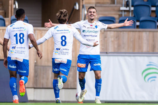 Värnamos Ajdin Zeljkovic jublar