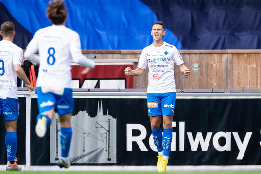 Värnamos Marcus Antonsson jublar