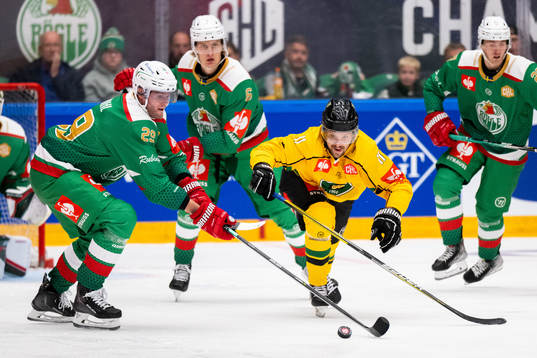 Kim Rosdahl of Rögle and Teemu Pulkkinen of Katowice
