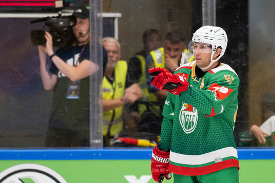 Adam Tambellini of Rögle celebrates the 3-1 goal