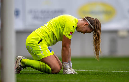 Kalmars målvakt Karina Kork deppar