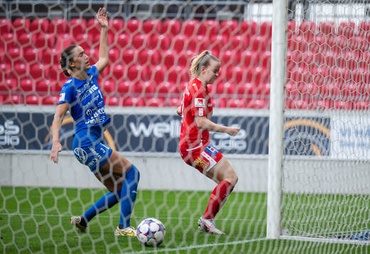 Örebros Berglind Ros Augustdottir gör här 0-4