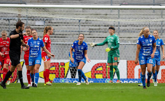Kalmars Allison Pantuso reagerar på ett domslut