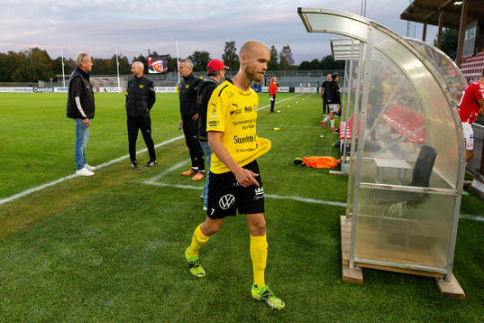Mjällbys Viktor Gustafson deppar