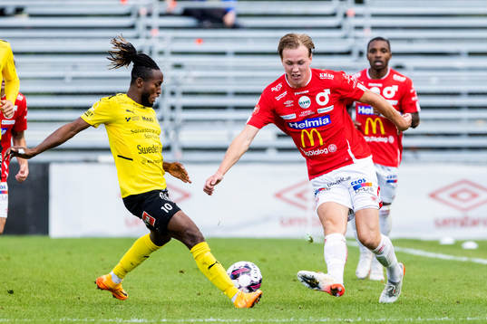 Mjällbys Mamudu Moro och Degerfors Adam Carlén