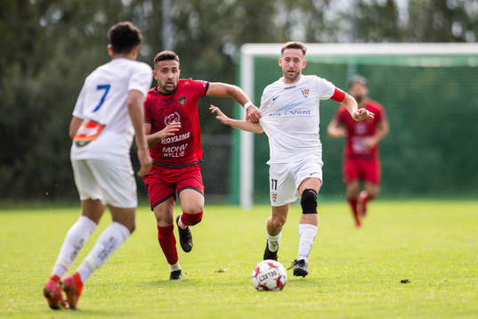 Balkans Valon Gashi jagas av Arianas Saber Azizi
