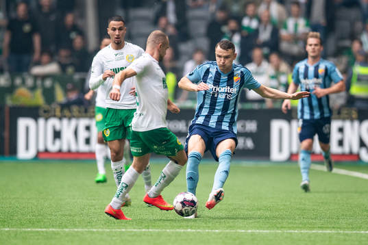 Hammarbys Veton Berisha och Djurgårdens Piotr Johansson