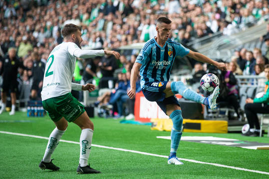 Hammarbys Simon Sandberg och Djurgårdens Haris Radetinac