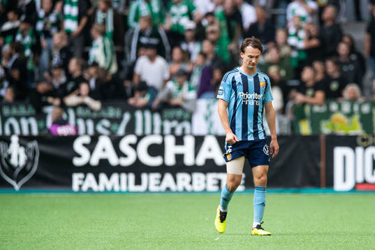 Djurgårdens Hjalmar Ekdal byts ut skadad