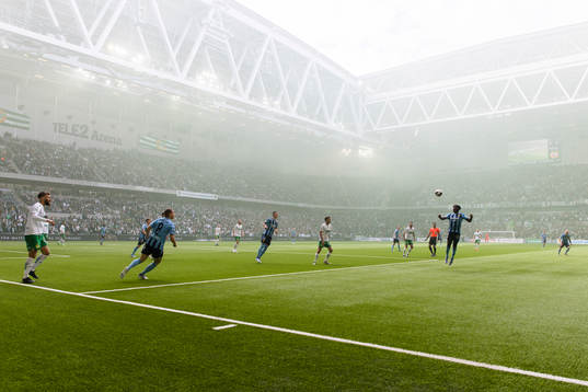 Djurgårdens Joel Asoro med boll
