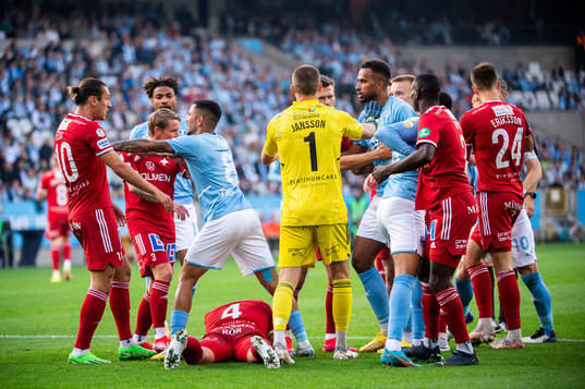 Malmö FFs spelare och IFK Norrköpings spelare i bråk