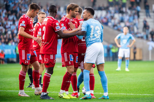 Malmö FFs Martin Olsson och IFK Norrköpings Christoffer