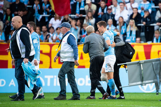 Malmö FFs Niklas Moisander byts ut skadad