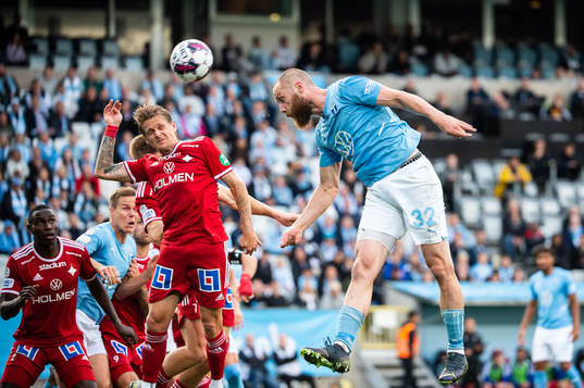 IFK Norrköpings Ari Freyr Skulason och Malmö FFs Jo Inge
