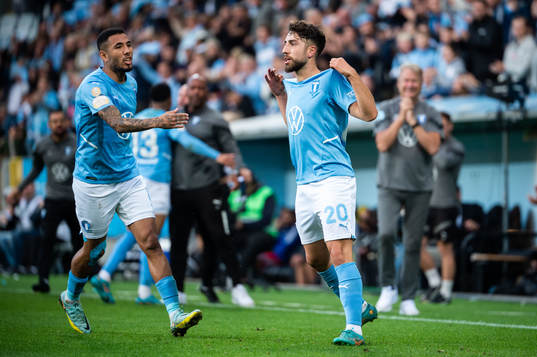 Malmö FFs Moustafa Zeidan och Sergio Pena jublar