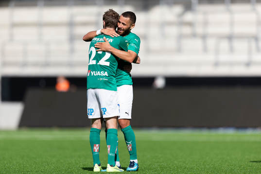 Jönköpings Södras Daniel Ljung och Malkolm Moenza jublar
