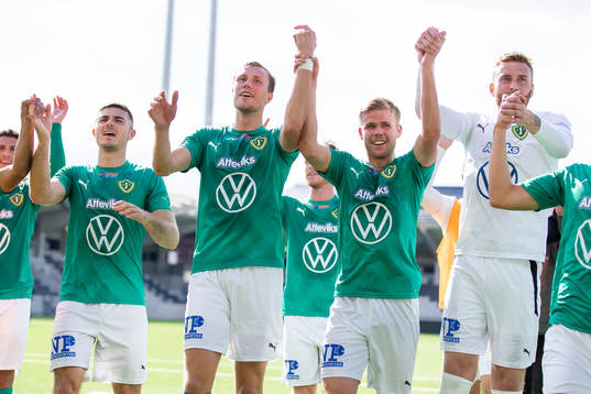 Jönköpings Södras spelare jublar